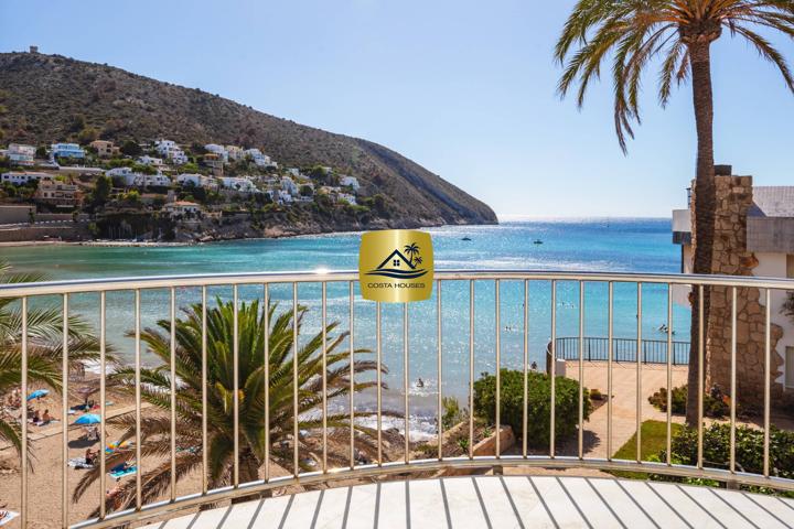 CASA ESCONDIDA - UN REFUGIO PRIVADO FRENTE AL MAR EN PLAYA PORTET, MORAIRA photo 0