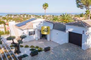 VILLA AVELLANA - LUJO MODERNO CON VISTAS ESPECTACULARES AL MAR EN DENIA, ALICANTE photo 0