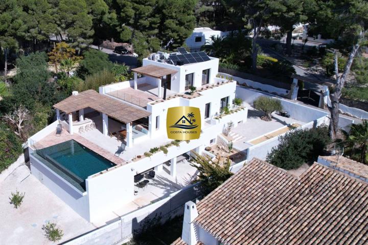 VILLA IBICENCA - ELEGANCIA MEDITERRÁNEA CON VISTAS AL MAR EN PLAYA EL PORTET, MORAIRA photo 0