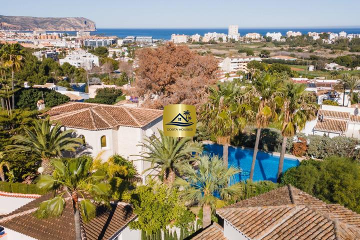 VILLA EXCLUSIVA EN JÁVEA: VISTAS AL MAR Y A 5 MINUTOS DE LA PLAYA DEL ARENAL photo 0