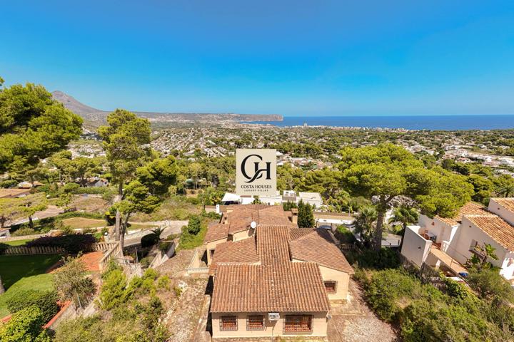 VILLA CON VISTAS AL MAR PARA REFORMAR EN VENTA EN TOSALET, JÁVEA · COSTA BLANCA photo 0