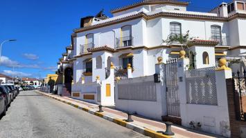 Casa en venta en Zona Norte de 4 habitaciones con terraza y garaje photo 0