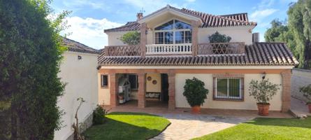 Encantador Chalet de 2 Plantas con Amplios Espacios y Terrazas photo 0
