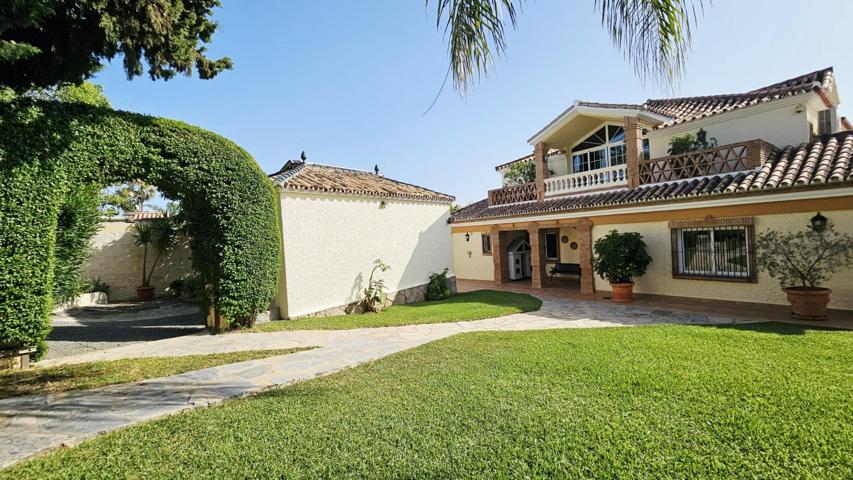 Encantador Chalet de 2 Plantas con Amplios Espacios y Terrazas photo 0