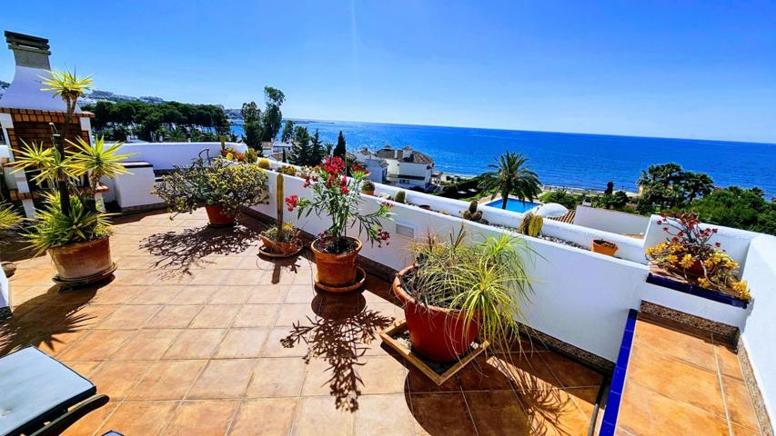 Exclusivo piso de 3 dormitorios en primera línea de playa con vistas panorámicas al Mediterráneo – E photo 0
