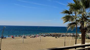 Espectacular apartamento a la venta en primera línea de playa photo 0