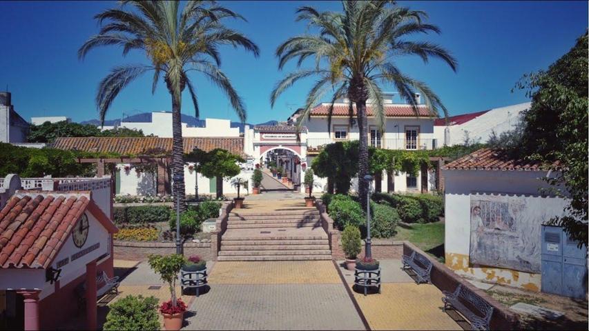 Casita con parcela en venta entre San Pedro y Estepona photo 0