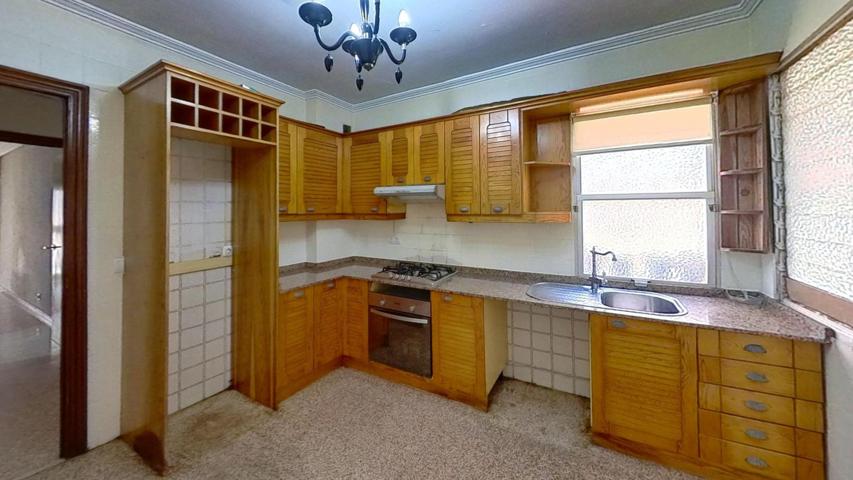 Piso en San Blas con ascesor amplio de 3 Dormitorios photo 0