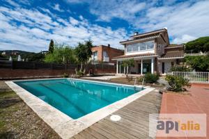 CASA EN VENTA CON PISCINA EN VILASSAR DE DALT - LA CISA photo 0