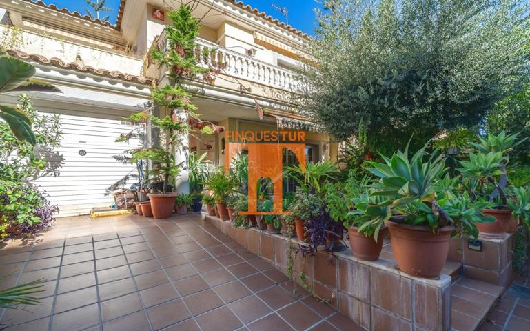 ESPECTACULAR CASA en Premia de Mar: Confort y Estilo a unos Pasos del MAR y el MARINA PORT PREMIA photo 0