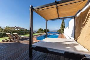 EN VENTA, IMPRESIONANTE CHALET CON INCREIBLES VISTAS!! photo 0