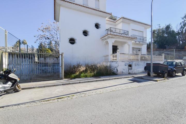 CASA Y PARCELA PARA USOS MULTIPLES. ZONA SERRALLO photo 0