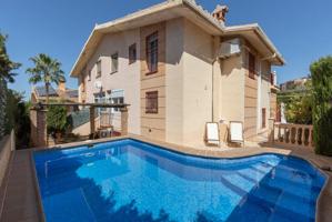 Casa pareada con piscina, en Huétor Vega photo 0