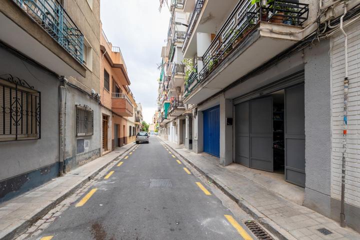 Espacioso local comercial en Zaidín photo 0