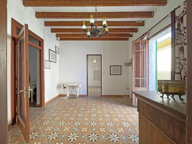 Exclusiva Casa Señorial en Alcudia: Elegancia Histórica con Potencial Moderno photo 0