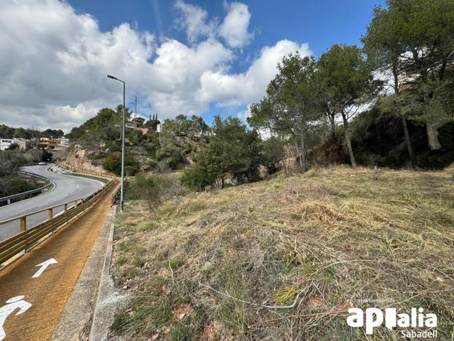 OPORTUNIDAD GRAN PARCELA EN CASTELLAR DEL VALLES photo 0