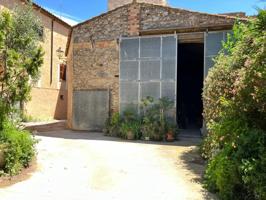 Encantadora Masia para rehabilitar en venta en el centro de Sant Pere Pescador photo 0