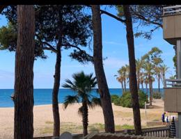 FANTÁSTICO PISO A PRIMERA LÍNEA DE PLAYA - CAMBRILS photo 0