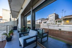 ¡¡CREU ALTA - ESPECTACULAR CASA CON PATIO CON PISCINA y ASCENSOR!! photo 0