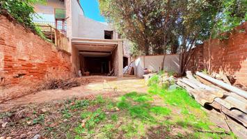 PROJECTE AMB ÀNIMA AL CENTRE DE CASTELLAR DEL VALLÈS – 235 M² PER DISSENYAR LA CASA DELS TEUS SOMNIS photo 0