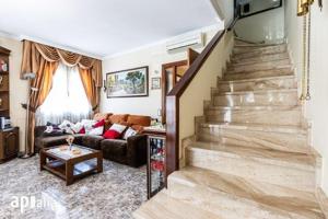 Magnífica casa pareada esquinera en Can Rull - Sabadell photo 0