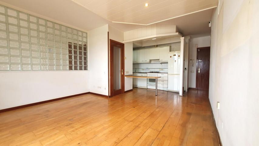 PISO DE 1 HABITACION CON PARKING EN LA CREU DE BARBERÀ photo 0
