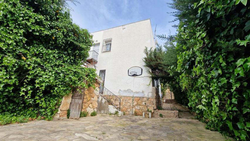 Chalet pareado a tres vientos en Creixell -PARA REFORMAR- Muy centrico. photo 0