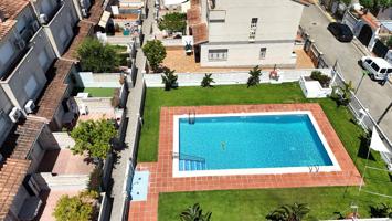 Chalet adosado, junto a la playa en Creixell photo 0