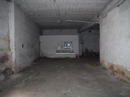 Atención Inversores!!!  Local en zona comercial de 250 m2 con dos pisos muy amplio. Posibilidad de una tercera planta photo 0
