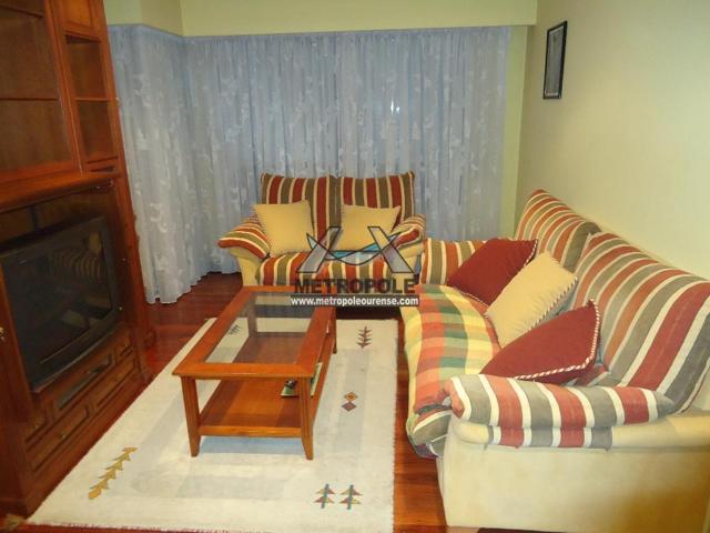 Estupendo piso en plena zona del centro con terraza photo 0