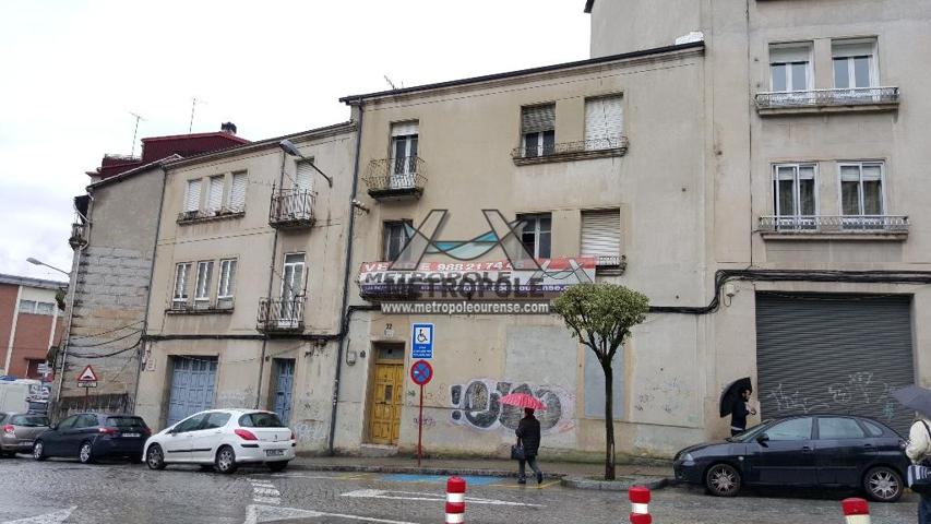Edificio en la calle Dali en Ourense photo 0