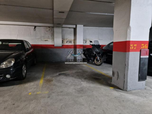 Plaza de garaje próxima al centro y estación del AVE muy cómoda photo 0
