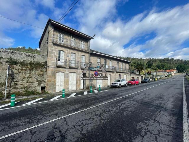 Casa en piedra con mucho potencial en la zona Punxín. photo 0