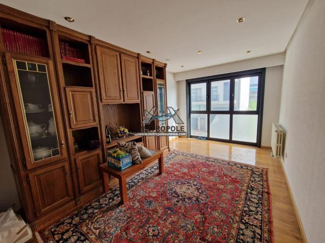 Amplia vivienda con poco uso zona próxima a la Residencia photo 0