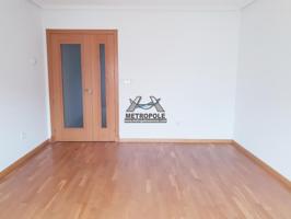 Apartamento nuevo a estrenar con garaje y meteriales de 1ª calidad photo 0