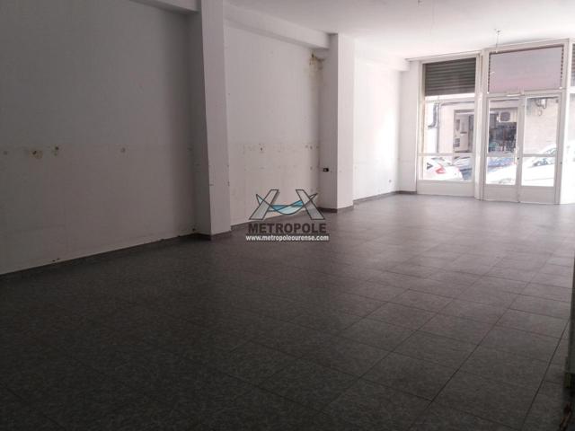 Bajo comercial en calle comercial photo 0