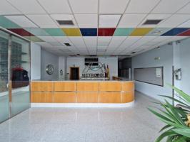 Local con oficinas lista para trabajar photo 0