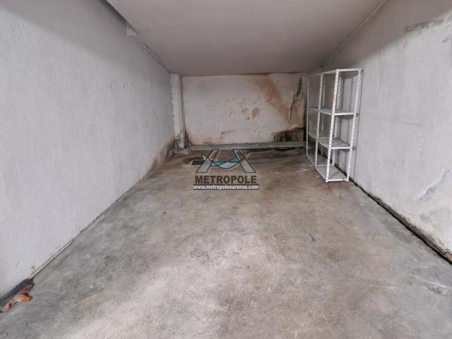 Plaza de garaje cerrada zona Puente photo 0