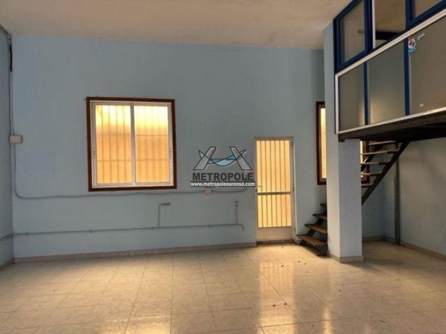 Se alquila o vende local comercial en la zona de la Valenza photo 0