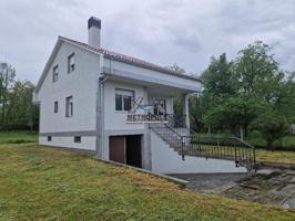 Casa con parcela de 1350m2 en zona San Ciprian photo 0