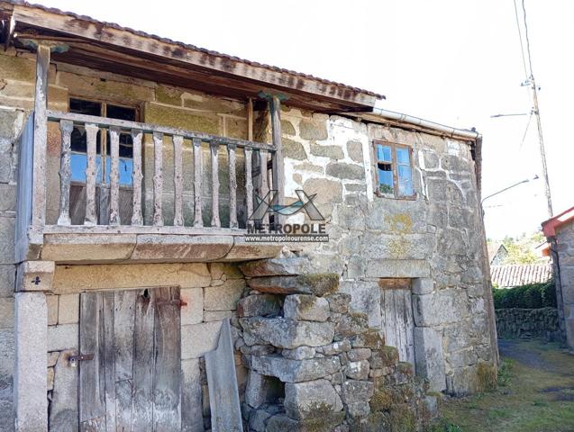 Casa rústica de aldea para restaurar completamente photo 0