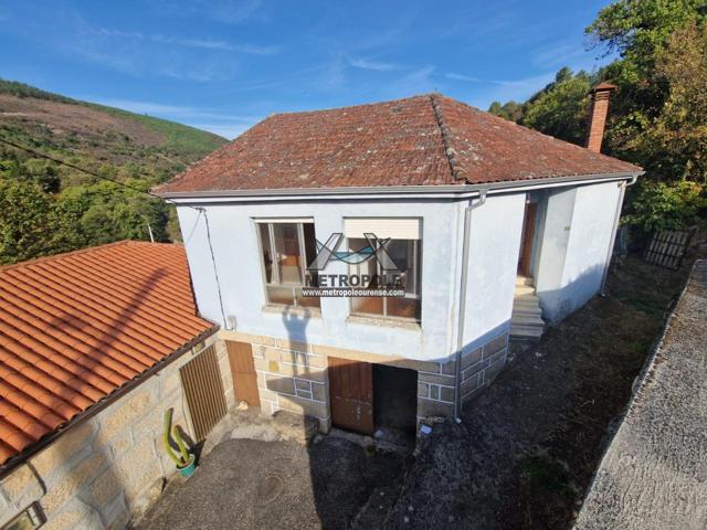 Encantadora casa rural en Vilar de Barrio, a 50 km de Ourense con finca y poca reforma photo 0