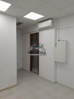 Excelente local comercial a pie de calle - totalmente equipado photo 0