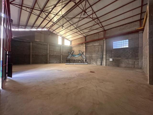 Nave en zona Piñeiral amplia económica photo 0