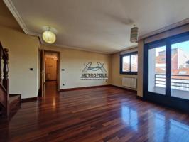 Vivienda moderna de 4 dormitorios con garaje en el corazón de A Ponte. photo 0