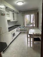 Dúplex Luminoso de 4 Dormitorios y Garaje próximo al Jardín del Posio photo 0