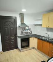 Se alquila apartamento en una casa photo 0