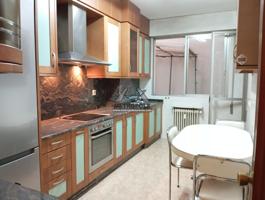 Piso amplio en el Puente con garaje , muy buena ubicación photo 0