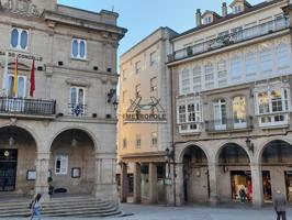 Amplia y céntrica vivienda de 140 m2 pegada a la Plaza Mayor de Ourense photo 0