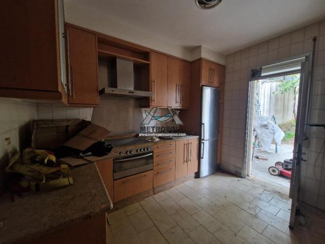 Piso económico! En pleno barrio del Couto. photo 0